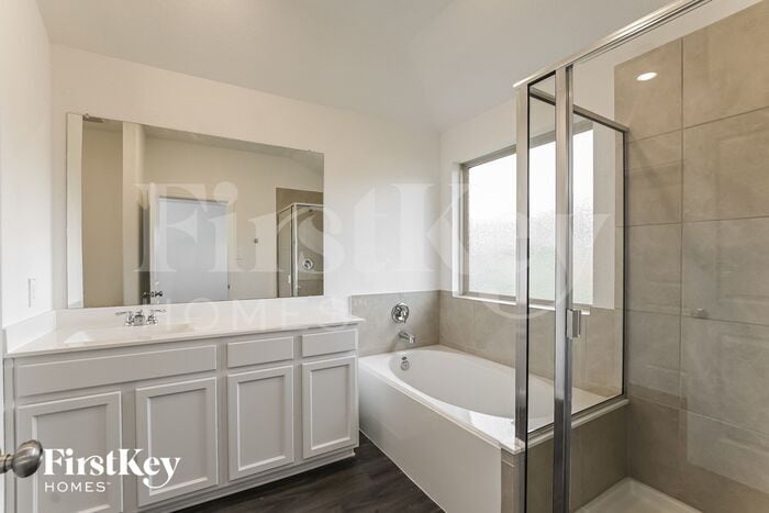 Building Photo - 18438 Summit Ranch Dr