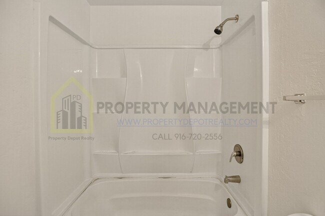 Building Photo - Arleta Ct