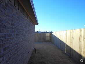 Building Photo - 3/2/2 near Frenship's Oakridge Elementary