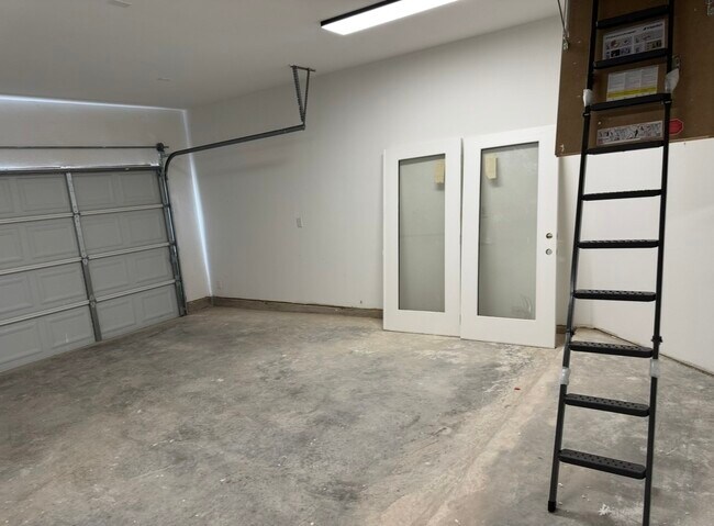 Building Photo - 8437 Winthrop Ln