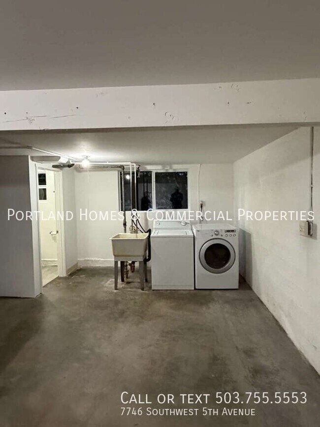 Building Photo - 7746 SW 5th Ave.