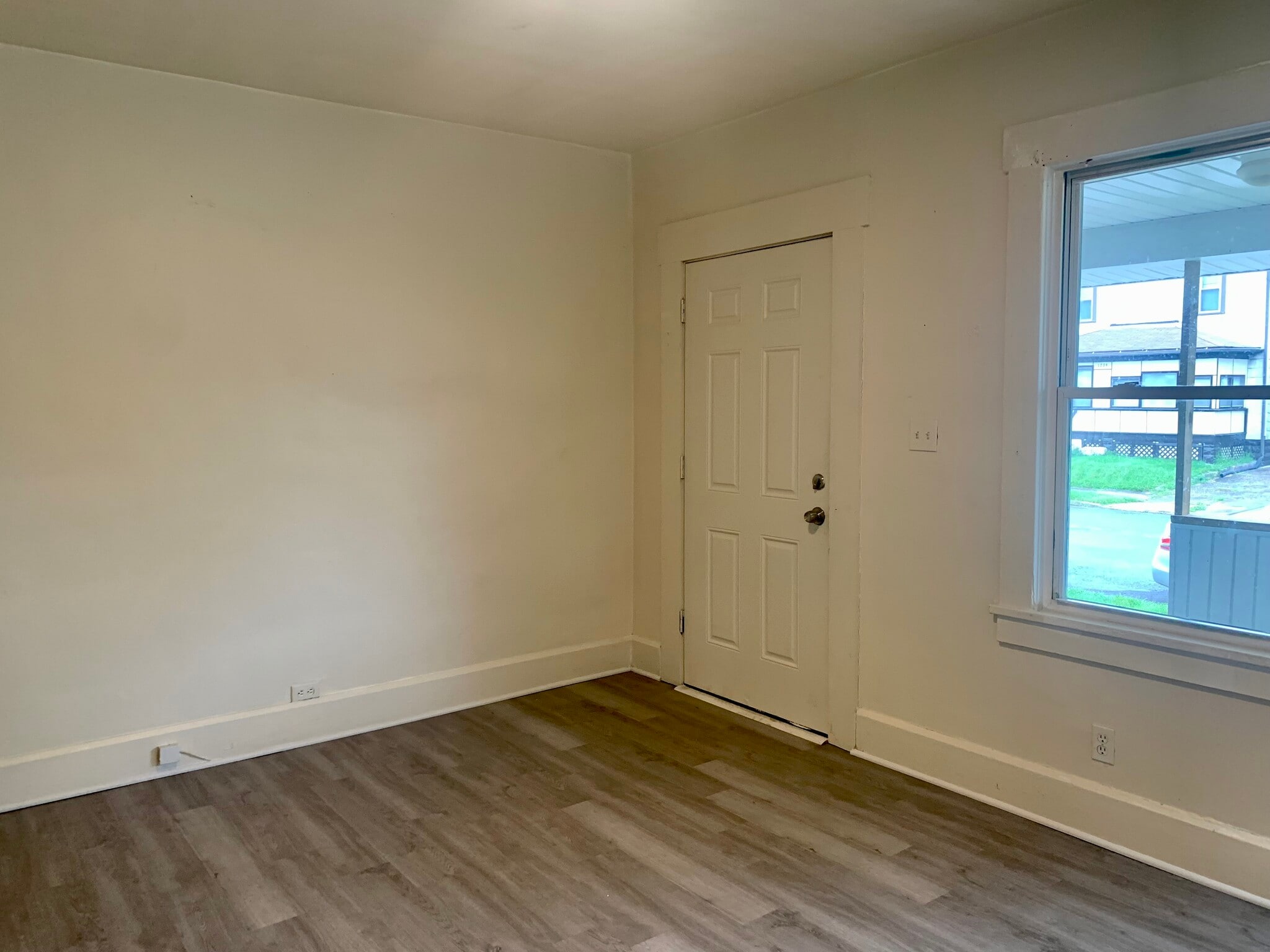 Building Photo - 1729 Edwards Ave NE