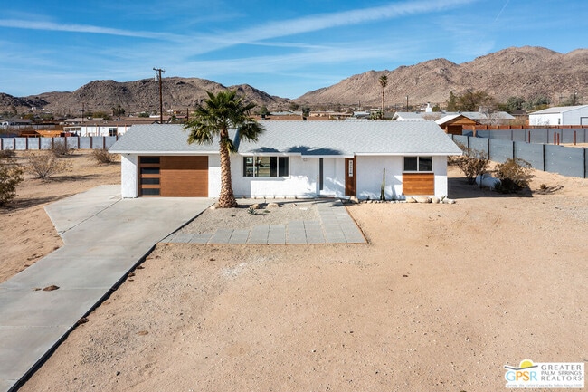 Building Photo - 4742 Ave La Flora Desierta