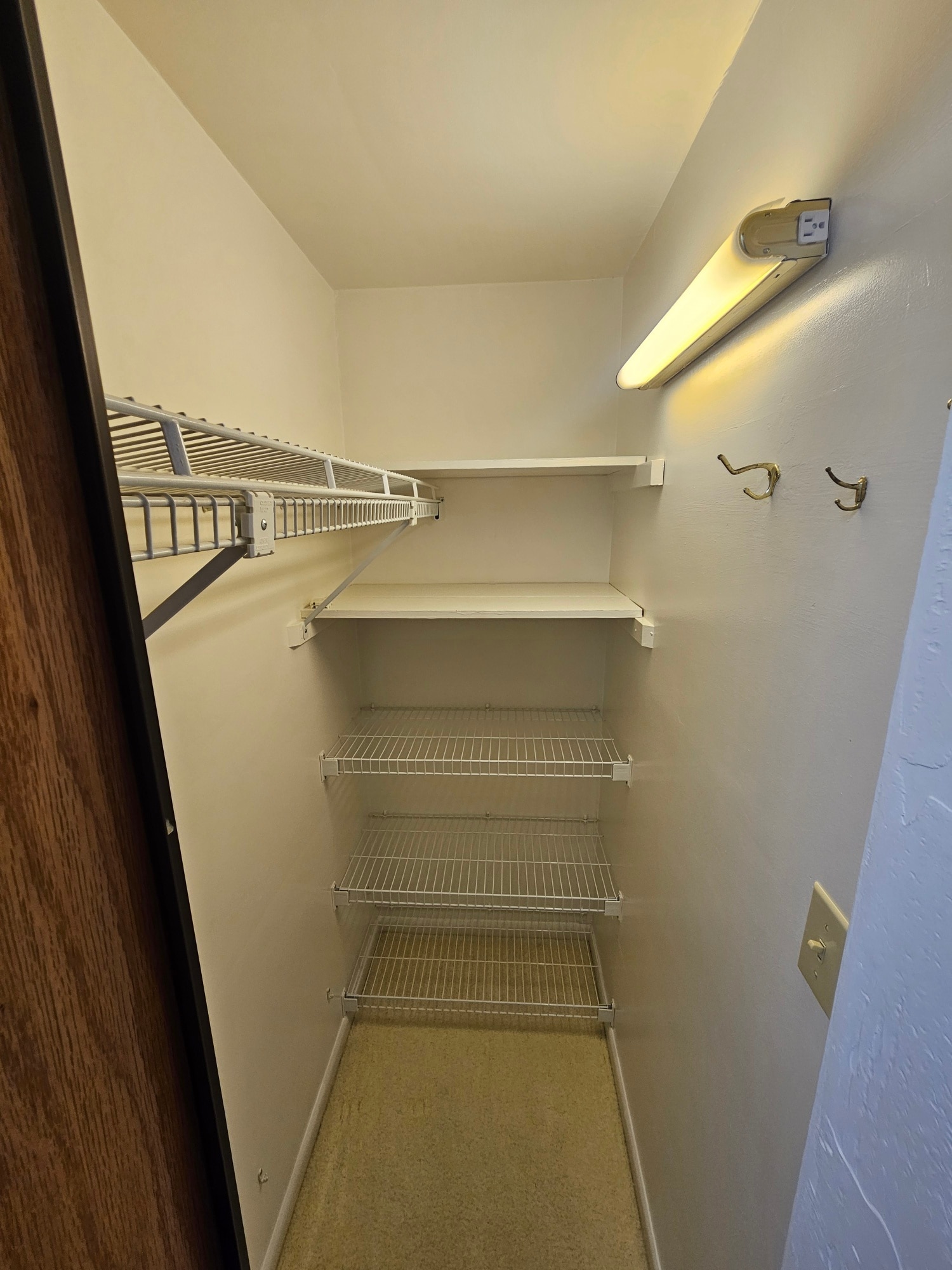 Building Photo - 440 Drummond St