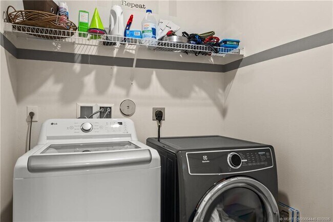 Building Photo - 10760 SW Cremona Way