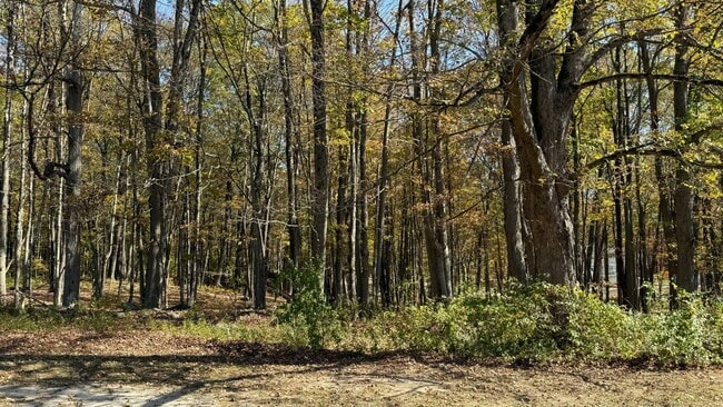 Building Photo - 224 Grape Hollow Rd