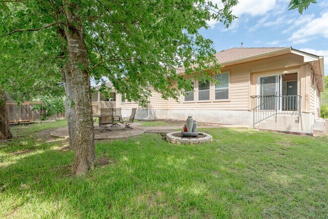 Building Photo - 1511 Weatherford Dr
