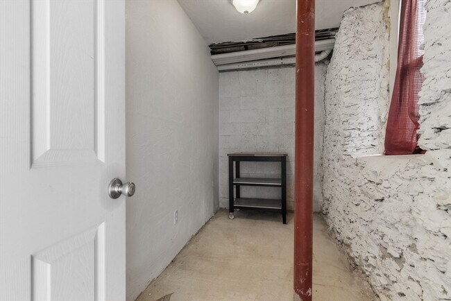 Building Photo - 178 Chestnut Ave