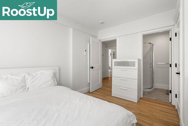 Building Photo - New RoostUp Furnished Private Bedroom with...