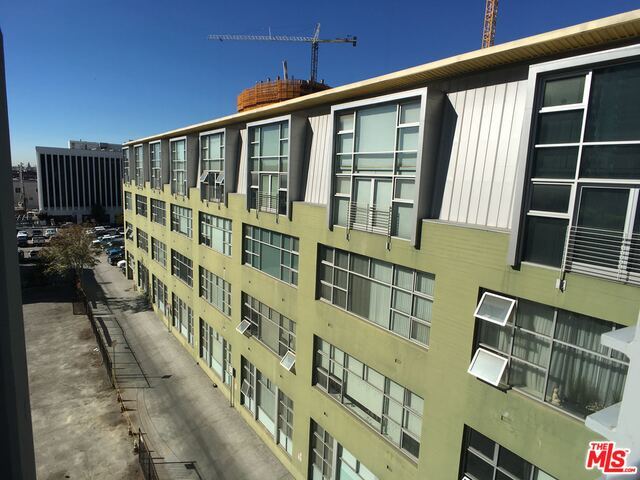 Building Photo - 1130 Flower St