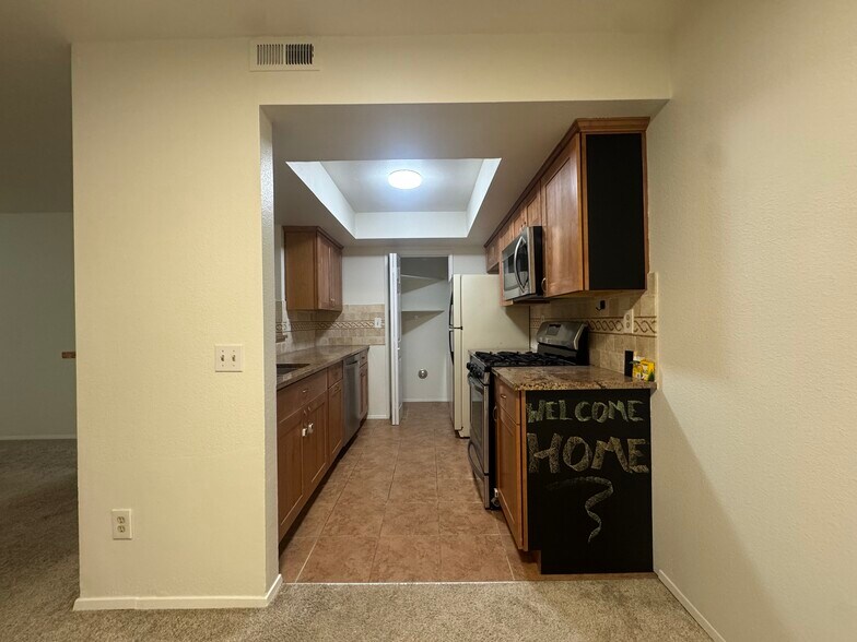 Kitchen - 9408 Twin Trails Dr