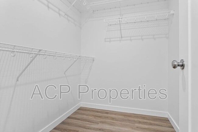 Building Photo - 1318 Bradley Ct