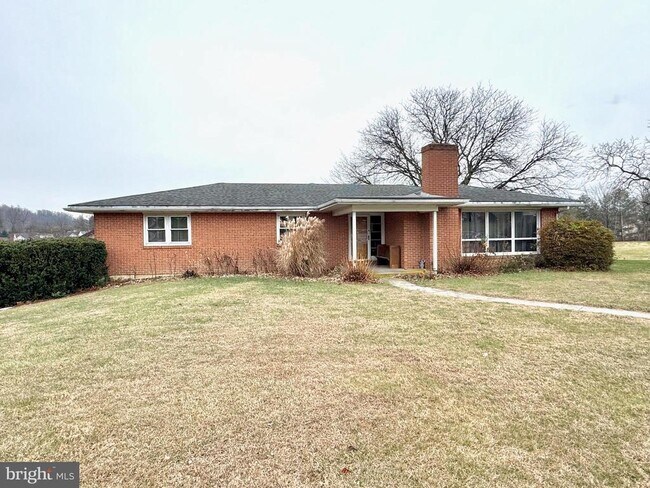 Building Photo - 911 Grings Hill Rd