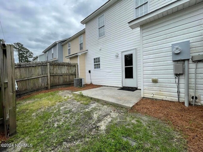 Building Photo - 143 Apache Trail