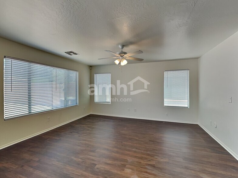 Building Photo - 3417 S 98th Ln