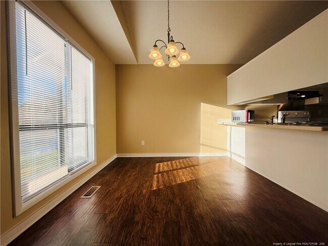 Building Photo - 824 Danish Dr