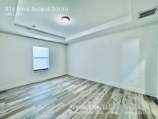 Building Photo - 816 Boyd Ave S