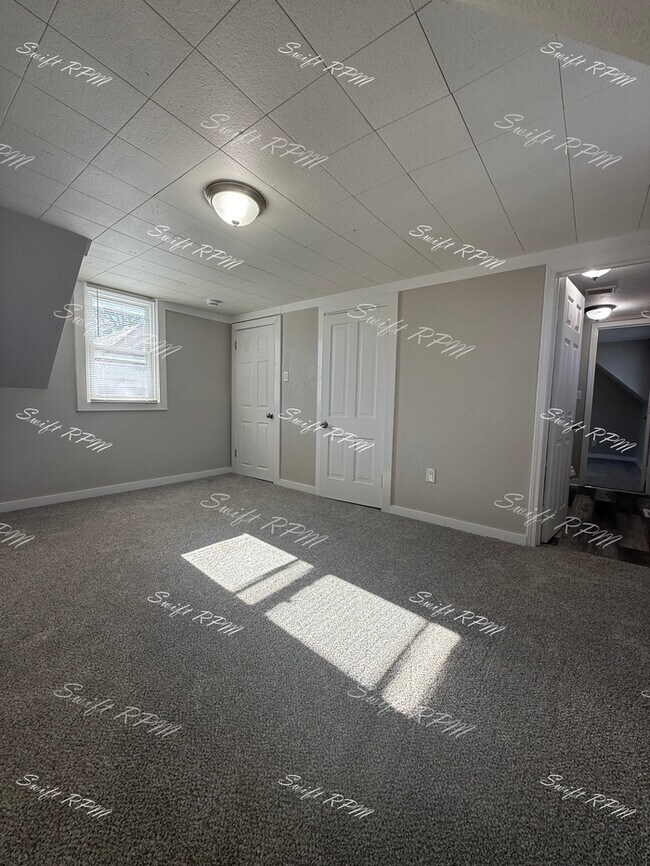 Building Photo - 909 3rd Ave