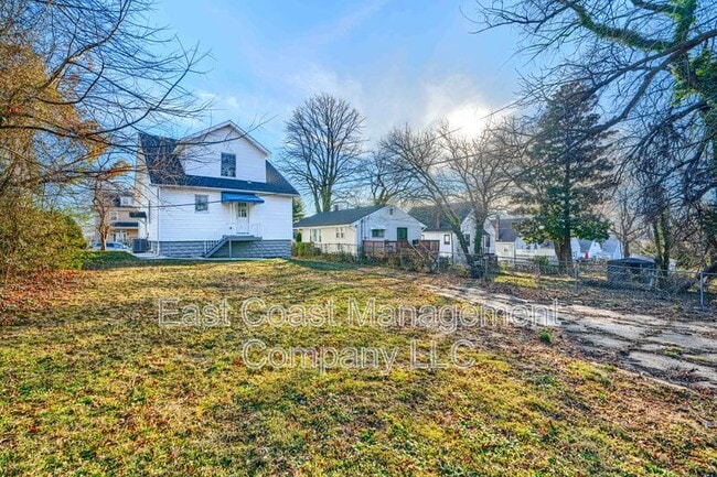 Building Photo - 4612 Schley Ave