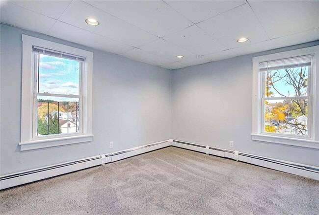 Building Photo - 68 Division St