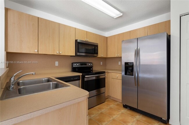 Building Photo - 4922 Sailboat Dr
