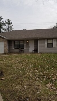 Building Photo - 418/420 Chris Dr.