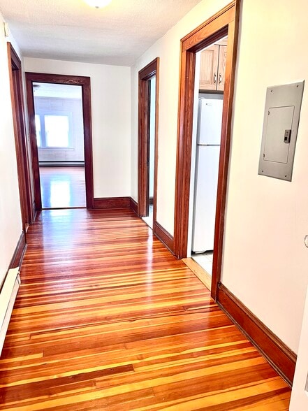 Entry way hall - 50 Bretton Rd