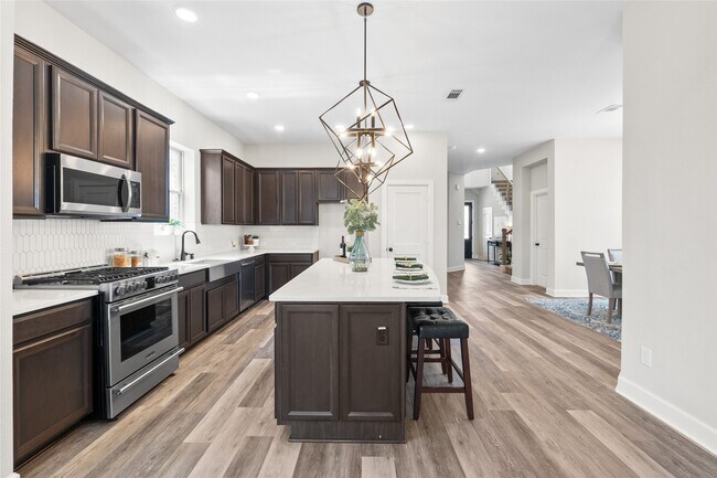 Building Photo - 23726 Pullin Market Dr