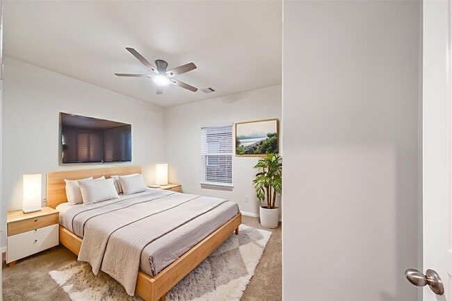 Building Photo - 2516 Pearl Ct