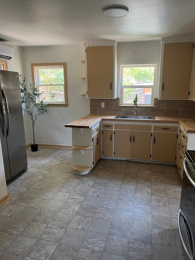 Building Photo - 3093 Spanish Ravine Rd