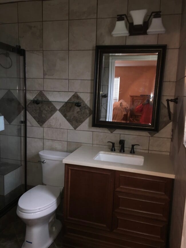 Building Photo - 12407 Hosanna Way
