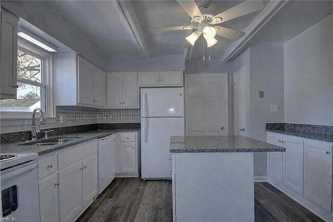 Building Photo - 4908 Narragansett Ct