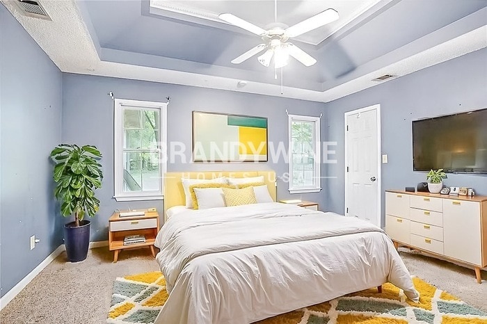 Building Photo - 205 Oak Shores Dr