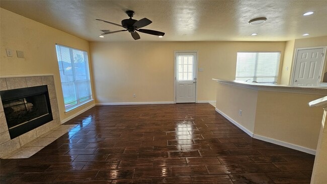 Building Photo - 2320 Shady Pine Dr