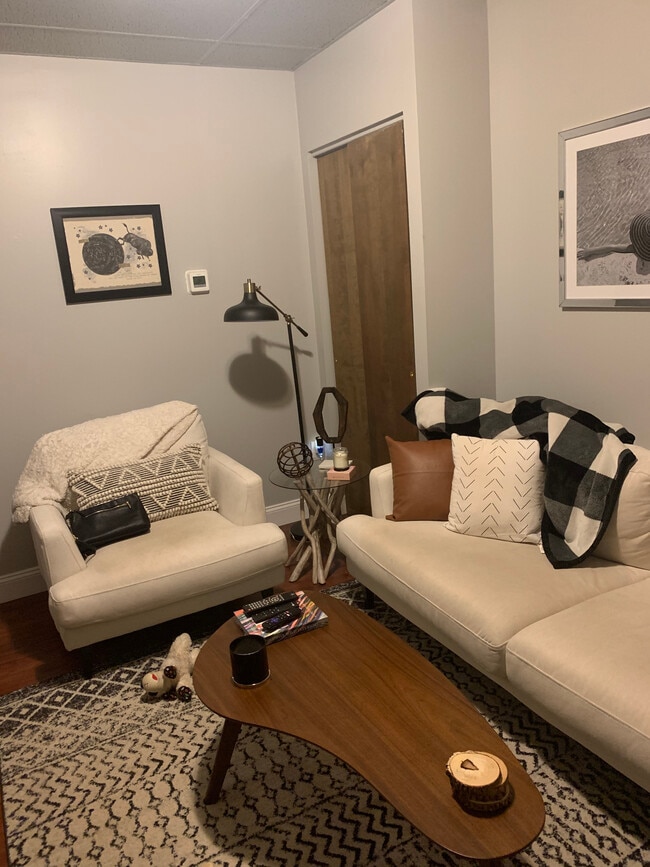 Building Photo - 3145 Spring Way