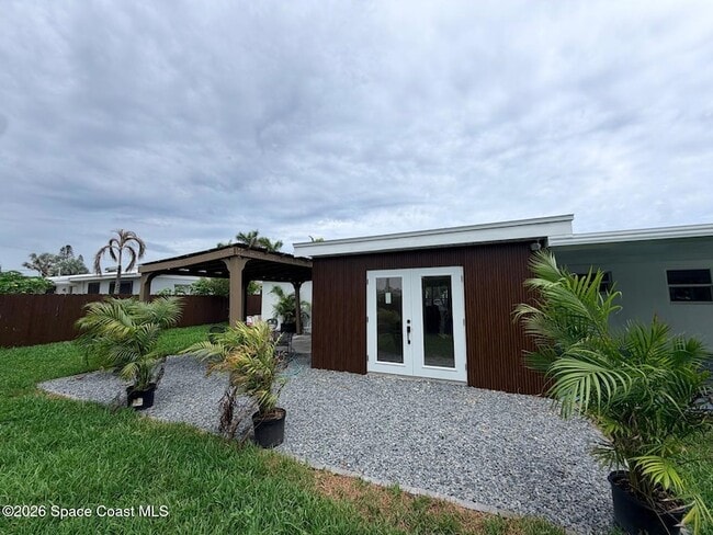 Building Photo - 205 Melaleuca Dr