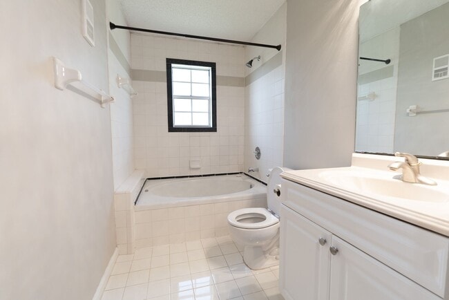 Building Photo - Beautiful Ocean Links Condo!