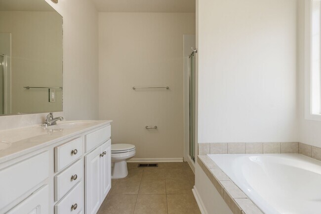 Building Photo - 4013 Kristen St