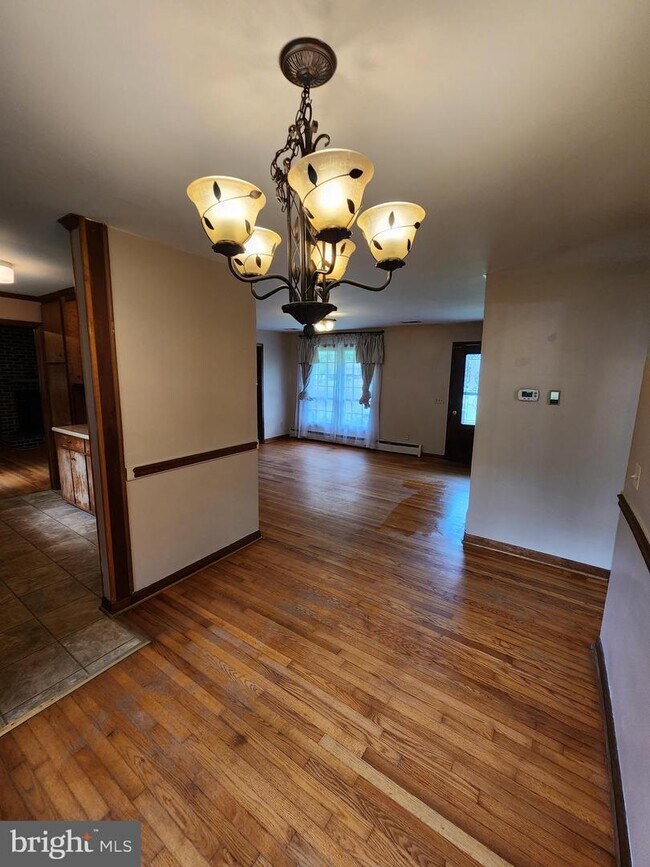 Building Photo - 17158 Ferry Dock Rd