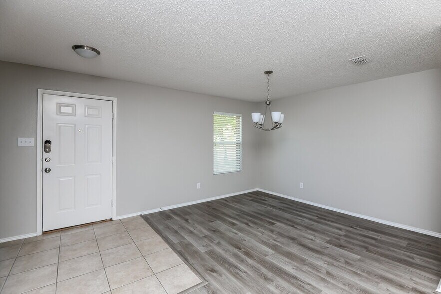 Building Photo - 1625 Creekridge Ct