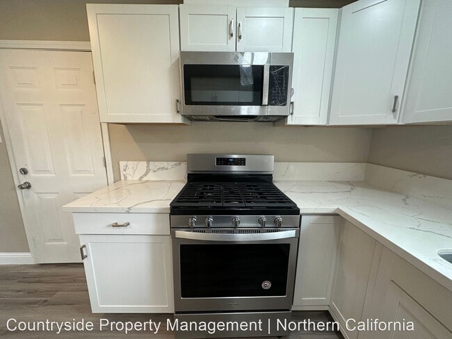 Building Photo - 3 br, 2 bath House - 2201 Eicher Ave
