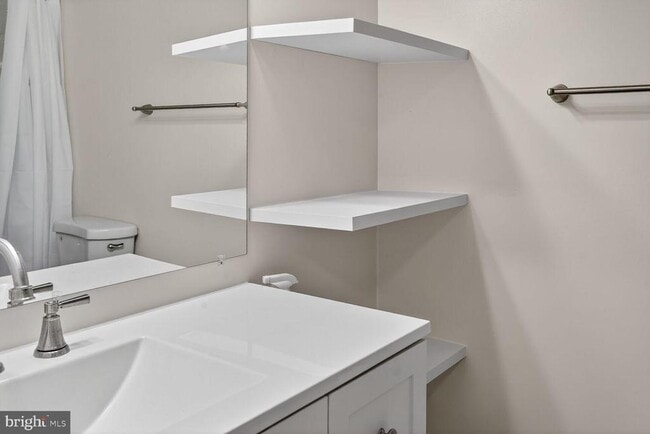 Building Photo - 105 Fitz Ct