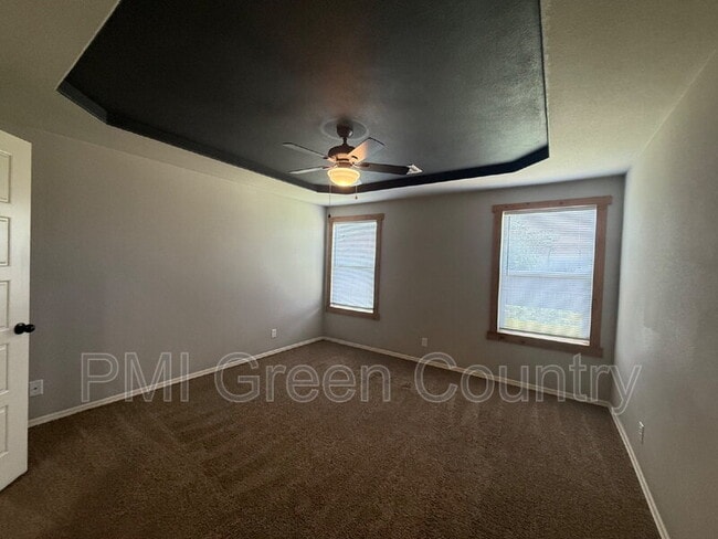 Building Photo - 3903 W 105th St S