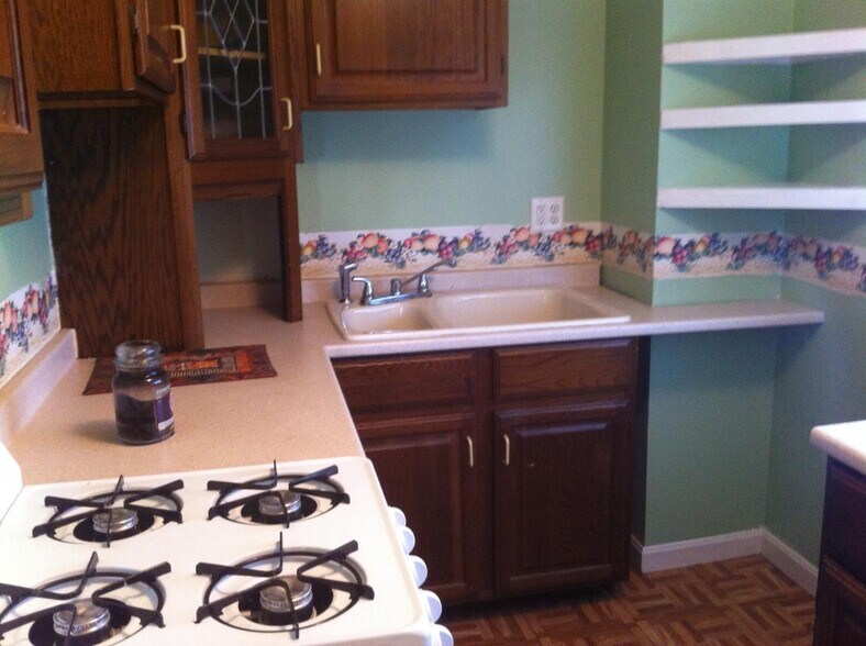 Building Photo - 246 Shaw St