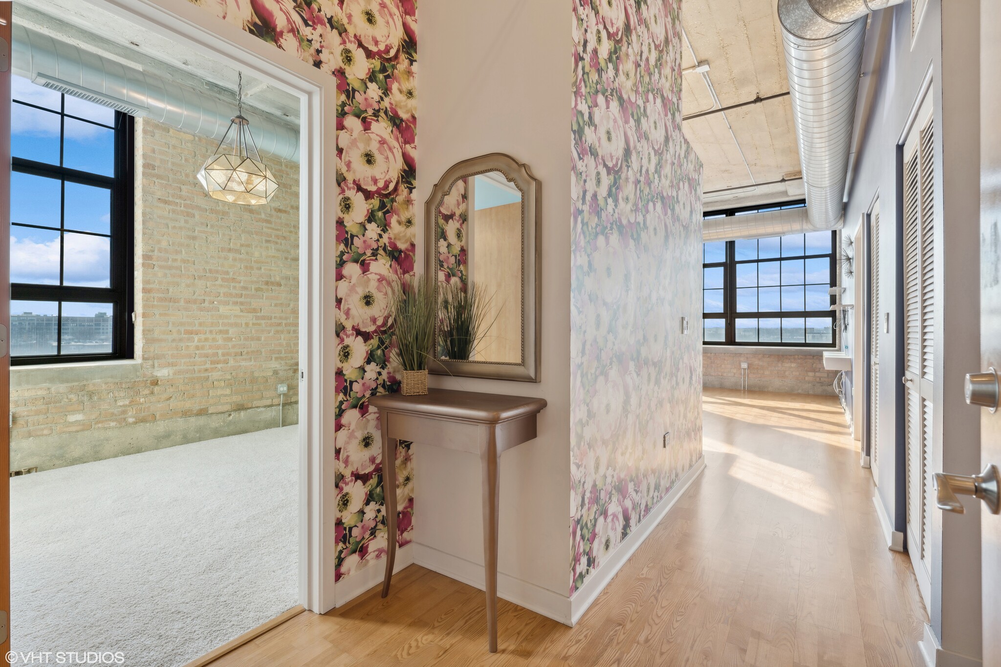 Building Photo - 3963 W Belmont Ave