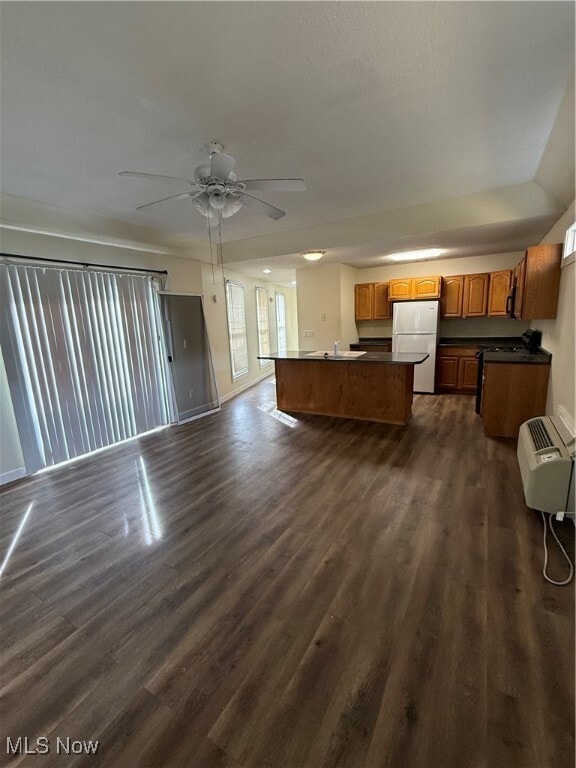 Building Photo - 915 Main St