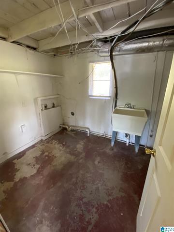 Building Photo - 3225 Wenonah Rd SW