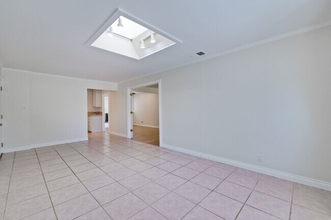 Building Photo - Single Story Gem in Saratoga! Quaint 3 BR 1.5 BA Home Ready for Occupancy with Air Conditioning &...