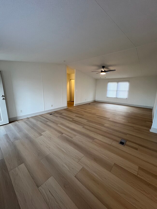 Building Photo - 1609 Walden Rd