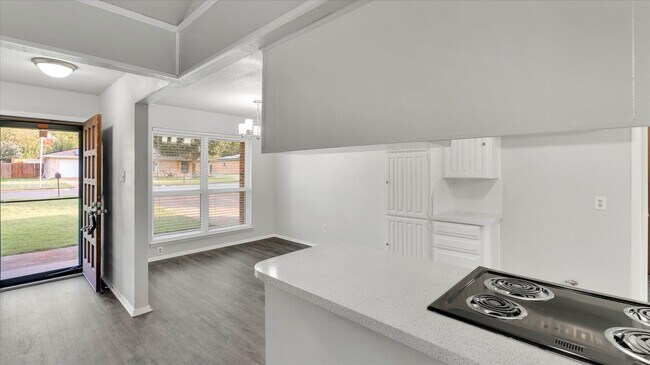 Building Photo - 1500 High Ridge Rd